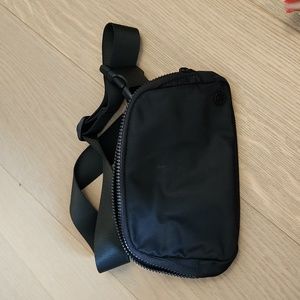 Lululemon crossbody